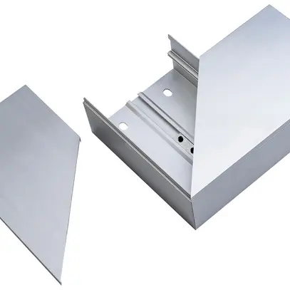 Angle plat 90° ELBRO pour canal 110×60mm aluminium argent anodisé 