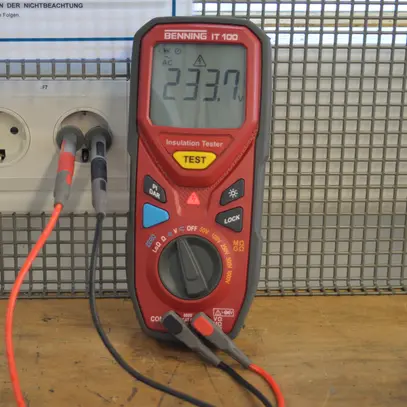 Verificatore d'isolamento Benning IT 100 1000VUC 200mA 0.03MΩ…20000MΩ 