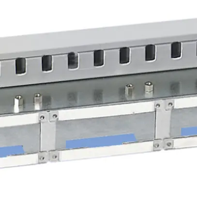 Panneau de distribution 19" 1UH R&M pour 5 mod. 10×RJ45, vide avec canal, gr.R&M 