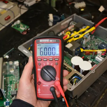 Multimetro digitale Benning MM 2-3 1000VUC 10A 60MΩ CAT III 1000V 
