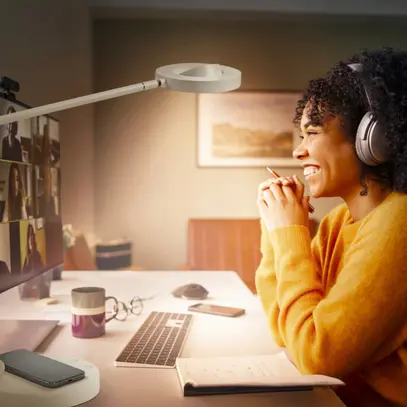 LED-Tischleuchte LEDVANCE Sun@Home Disc 20W 600lm 920…950 DIM weiss Standfuss 