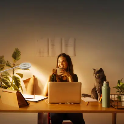 LED-Tischleuchte LEDVANCE Sun@Home Clip 15W 600lm 920…950 DIM weiss Adapter 