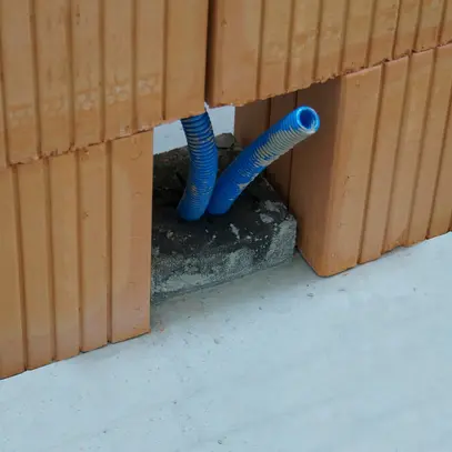 Guide passe-tubes HSB Echo 200×77mm, M20/M25/M32/M40 4 clous, sans halogène 